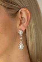 Load image into Gallery viewer, All-GLOWING White Earring
