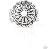 Load image into Gallery viewer, Daringly Daisy White Ring
