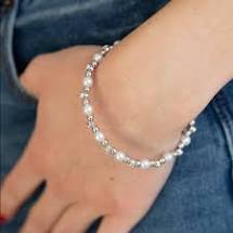 Load image into Gallery viewer, Decadently Dainty White Bracelet
