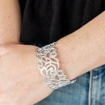 Load image into Gallery viewer, Victorian Garden White Bracelet

